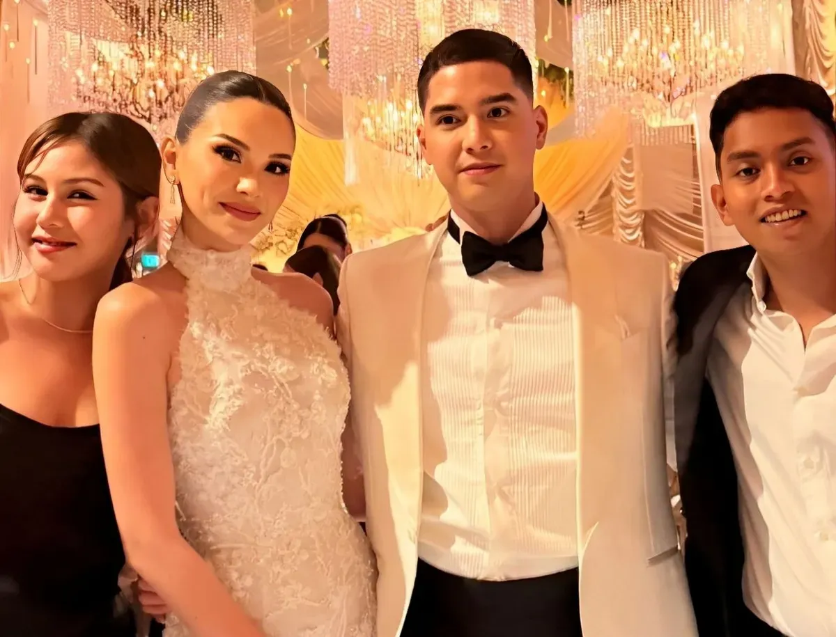 Vanesha Prescilla dengan Zharfan Rahmadi di pernikahan Al Ghazali dan Alyssa Daguise. (Sumber: TikTok/@vnsashaa)