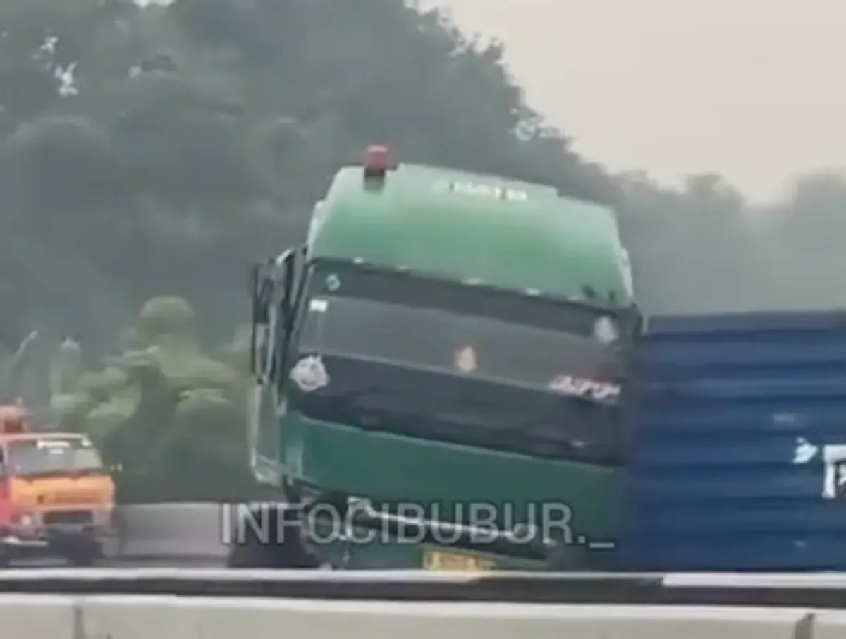 Kecelakaan di Tol Jagorawi arah Bogor sebabkan kemacetan panjang (Sumber: Instagram @infocibubur)