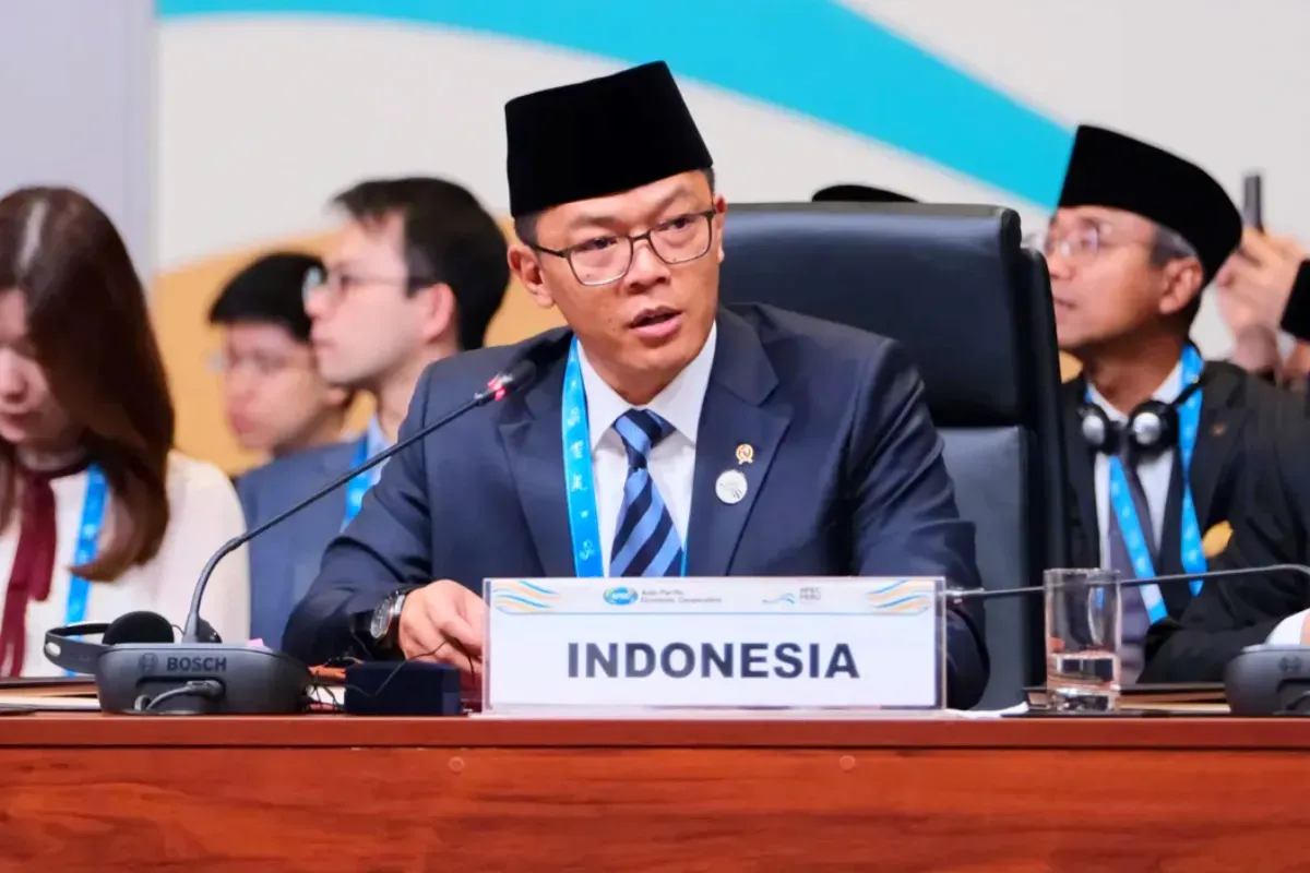 Potret Menlu Sugiono yang menyebutkan 97 WNI sudah keluar dari zona konflik dan melewati perbatasan Iran-Azerbaijan. (Sumber: Kemenlu)