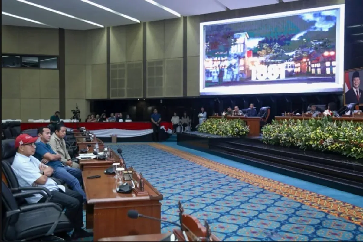 Ketua DPRD Provinsi DKI Jakarta menghadiri acara gladi bersih HUT ke 496 Kota Jakarta (Sumber: Dok. Sekretariat DPRD DKI)