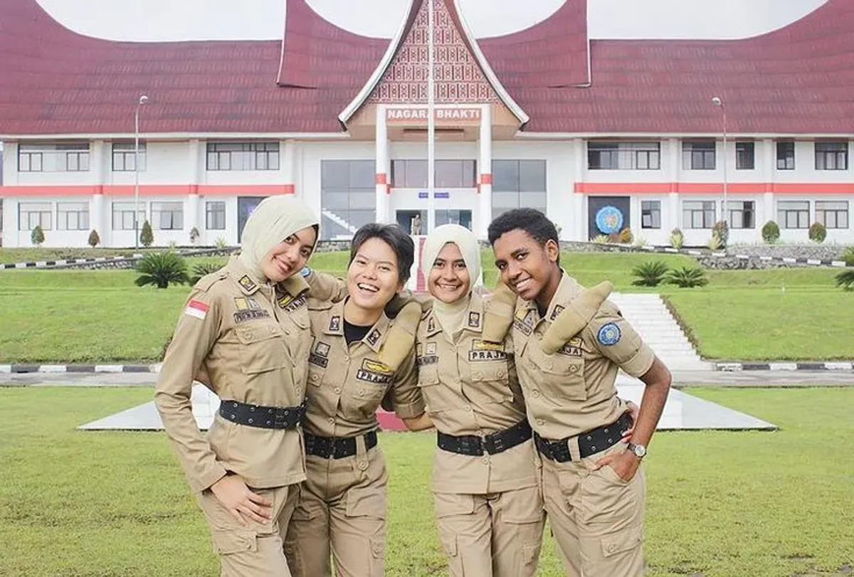 Tanpa UTBK, Bisa Lolos Sekolah Kedinasan? Simak Daftar Resminya untuk Seleksi 2025 (Sumber: Pinterest)