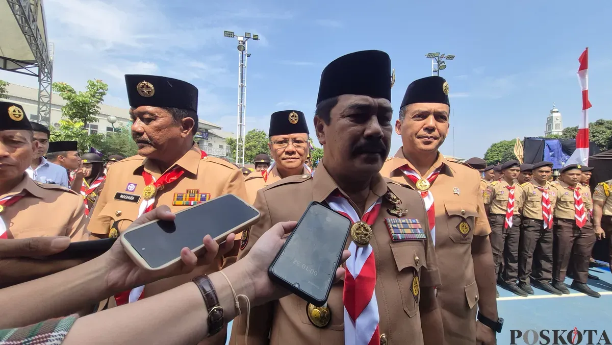 Menteri Imigrasi dan Pemasyarakatan Indonesia, Agus Andrianto, membuka Perkemahan Satya Dharma Bhakti bagi warga binaan terpilih di Lapas Kelas IIA Cibinong, Kabupaten Bogor, Senin, 23 Juni 2025. (Sumber: Poskota/Sekar Putri Andini)
