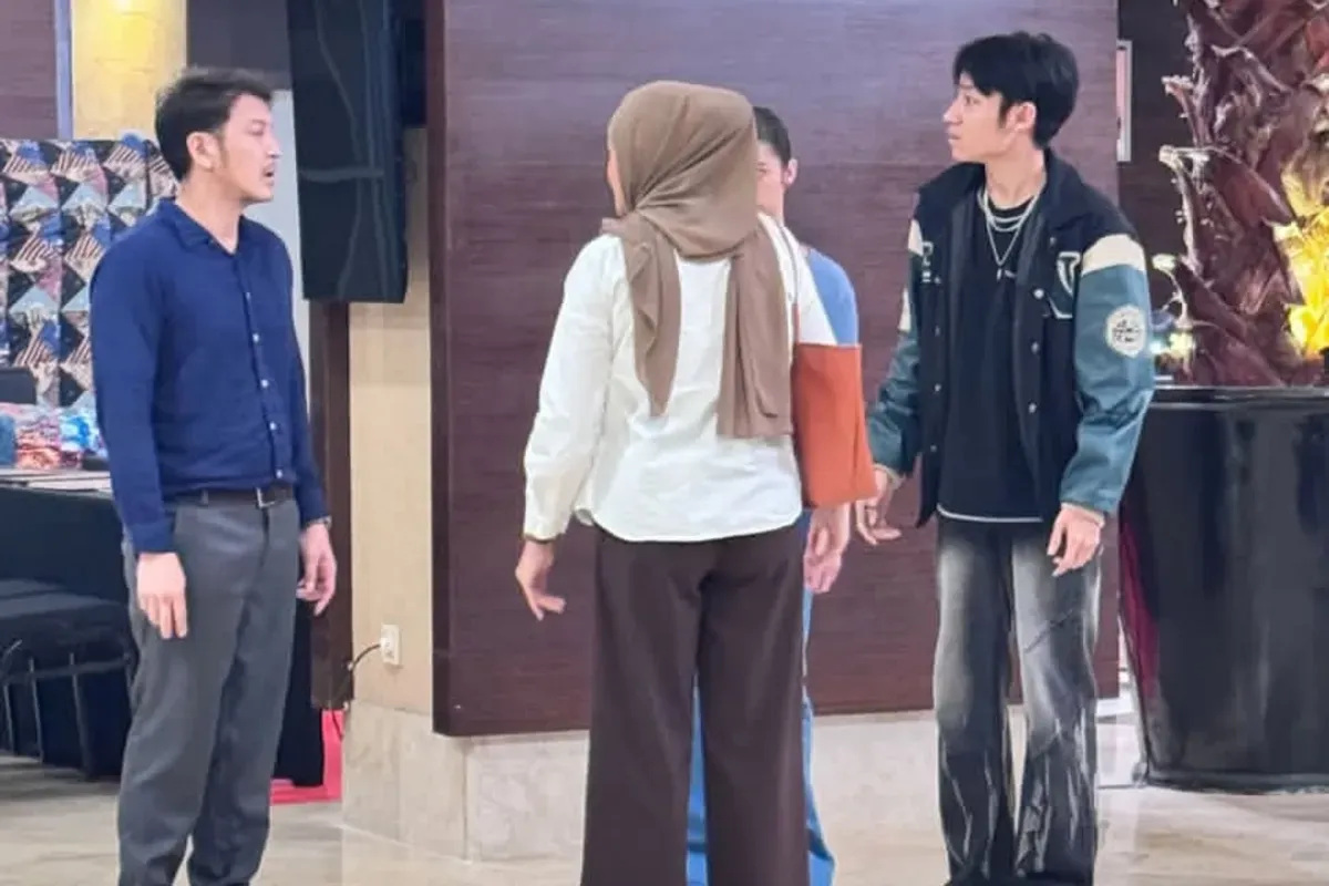 Okie Agustina menceritakan detik-detik Dimas Anggara diduga gampar sang anak Kiesha Alvaro. (Sumber: Instagram/@okieagustina_)