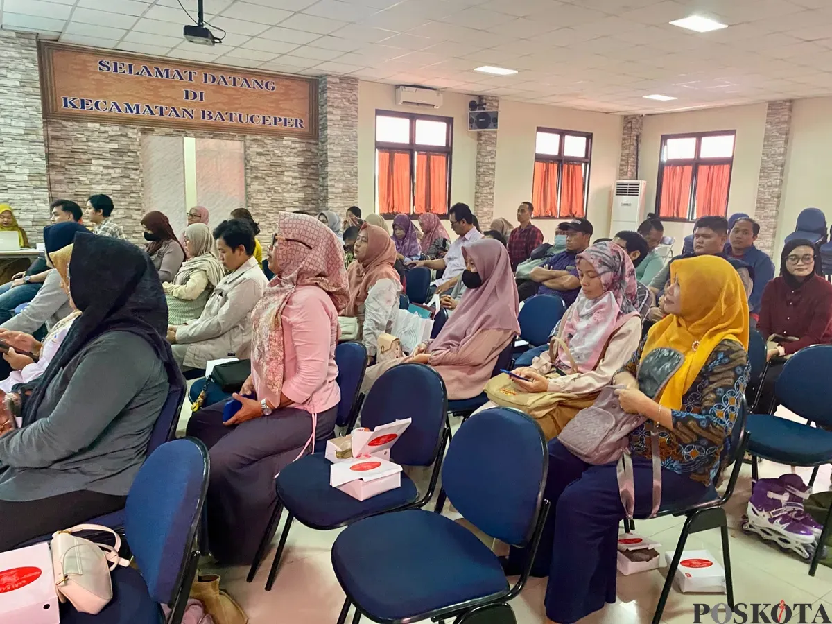 Puluhan pelaku jasa antusias menghadiri pelatihan usaha yang diselenggarakan oleh  Disbudpar Kota Tangerang di Aula Kecamatan Batu Ceper pada Selasa, 24 Juni 2025. (Sumber: Poskota/Primayanti Juli Kumala Manalu)
