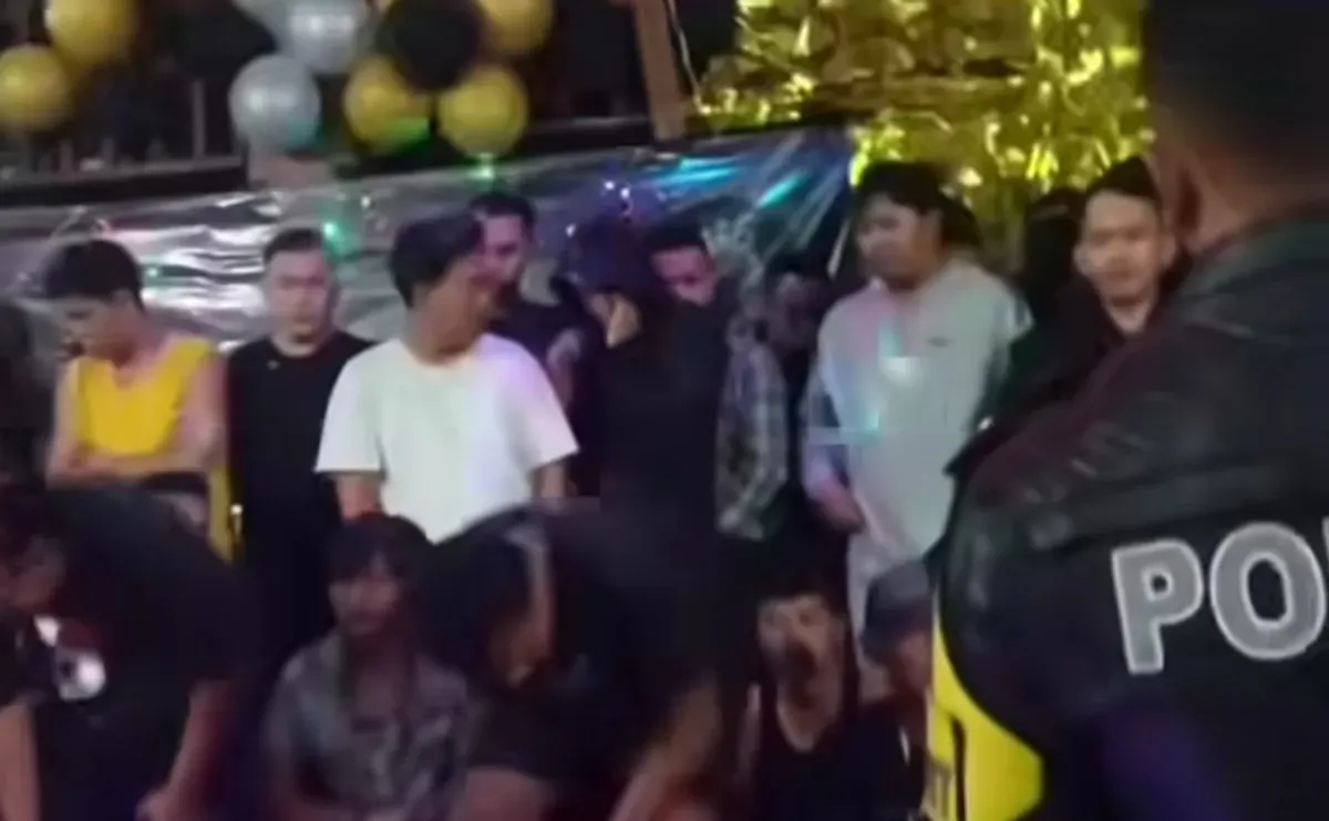 Penggerebekan acara pesta gay berkedok family gathering di sebuah vila di kawasan Puncak, Kabupaten Bogor oleh pihak kepolisian. (Sumber: Istimewa)