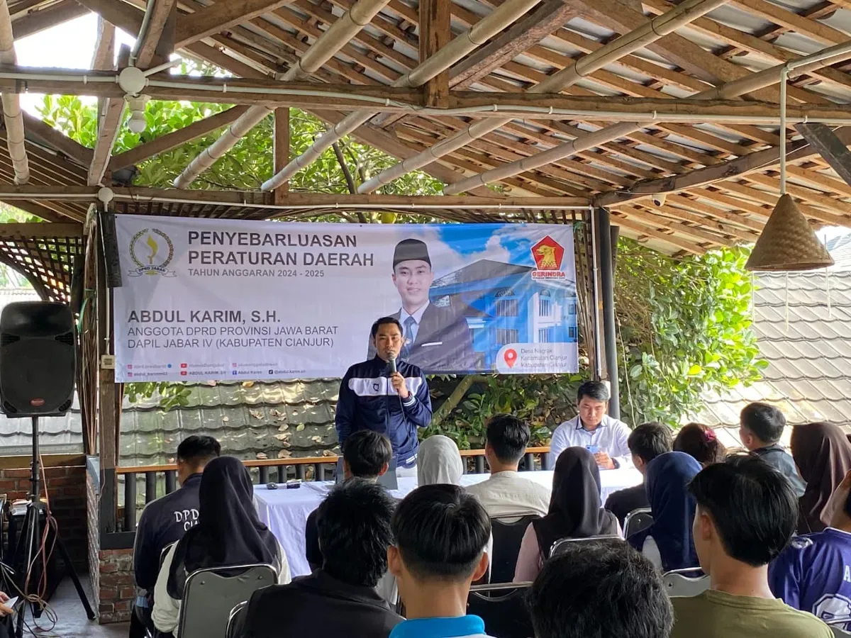 Anggota Komisi IV DPRD Provinsi Jawa Barat, Abdul Karim saat sosialisasi Perda No.4 Tahun 2019 tentang Penyelenggaraan Kesehatan di Desa Nagrak, Kecamatan Cianjur, Kabupaten Cianjur, Jawa Barat (Sumber: Dok. DPRD Jabar)