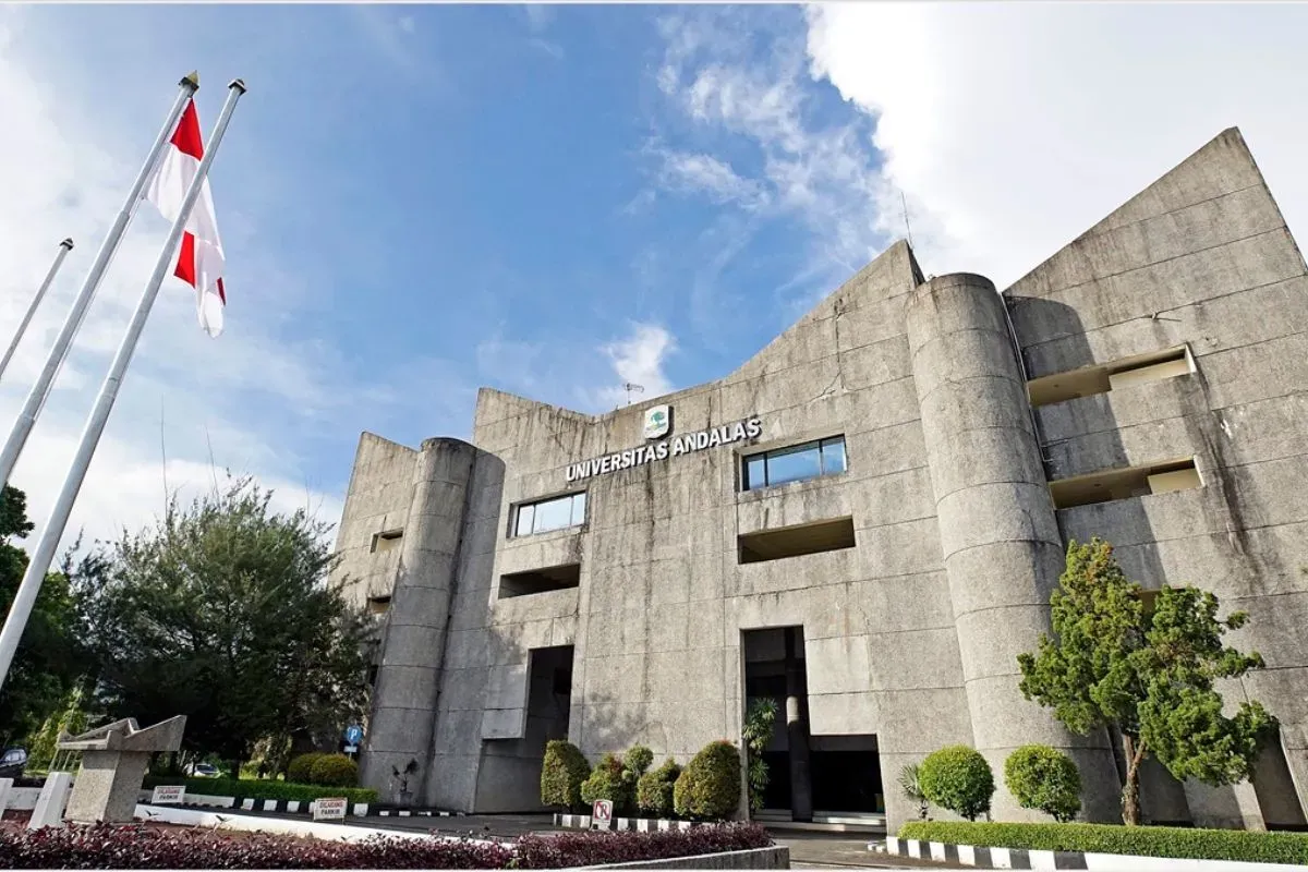 Potrer Universitas Andalas. (Sumber: www.unand.ac.id)