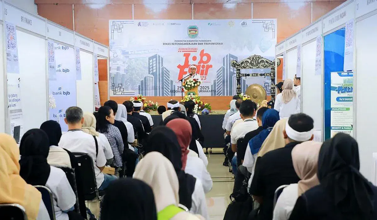Pembukaan job fair Disnakertrans Kabupaten Purwakarta di Gedong Sigrong, Jalan Siliwangi, pada Rabu, 25 Juni 2025. (Sumber: Instagram @nakertranspwk)