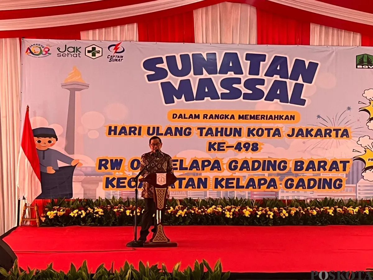 Gubernur Jakarta Pramono Anung saat memberikan sambutan di acara RW 07 Kelapa Gading Barat, Jakarta Utara, Kamis, 26 Juni 2025. (Sumber: Poskota/M. Tegar Jihad)
