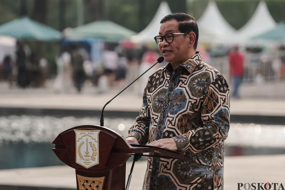 Gubernur DKI Jakarta Pramono Anung menyampaikan sambutan di Taman Lapangan Banteng, Jakarta, Jum'at, 27 Juni 2025. (Sumber: Poskota/Bilal Nugraha Ginanjar)