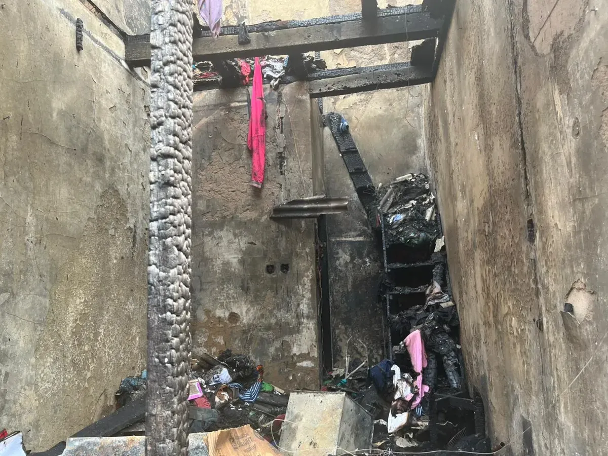 Kondisi bangunan yang terbakar di pemukiman padat penduduk di Kembangan 10, Kwitang, Jakarta Pusat, Kamis, 26 Juni 2025 siang. (Sumber: Poskota/M. Tegar Jihad)