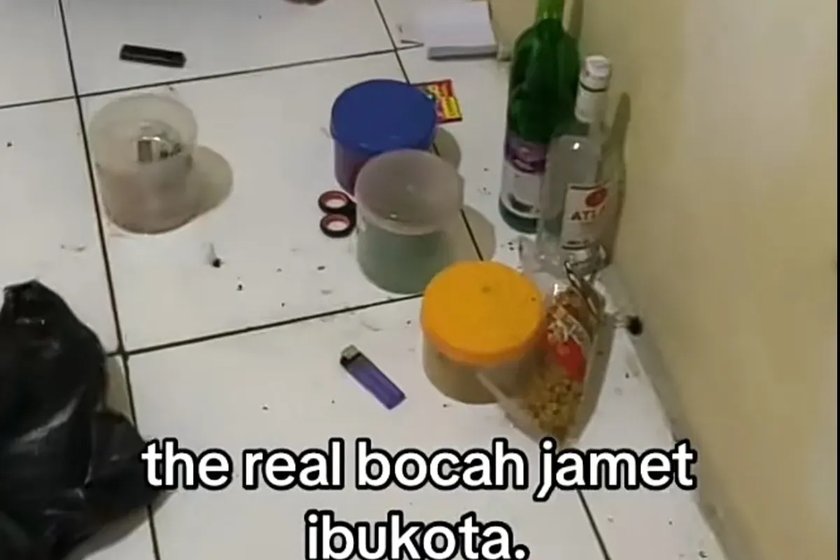 Viral sekumpulan bocah perempuan diduga pesta minuman keras di dalam kosan. (Sumber: TikTok/@rrnfgt)