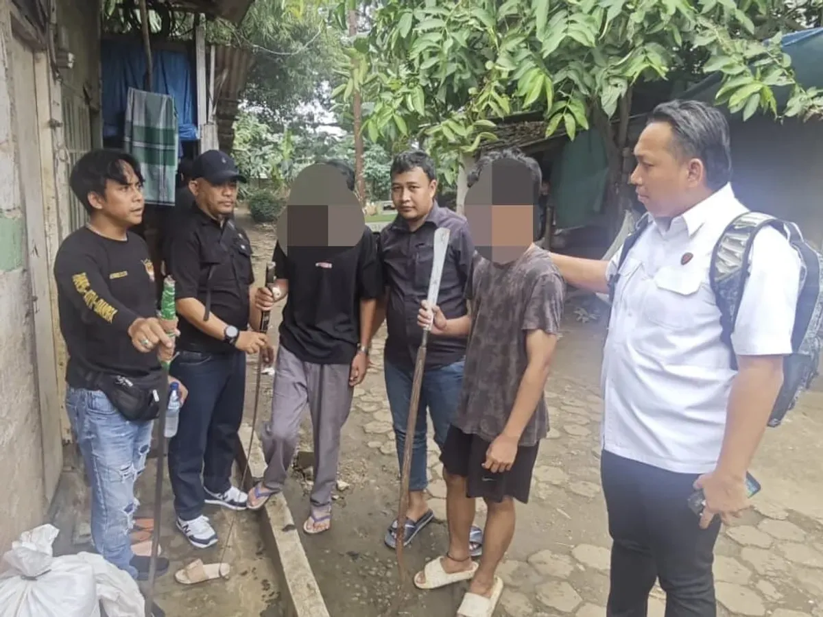 Polres Metro Bekasi Kota berhasil mengungkap kasus tawuran di jati asih yang tewaskan satu pemuda, Ferry Febrian, 22 tahun. Ke lima pelaku kini terancam hukuman 12 tahun penjara. (Sumber: Istimewa)
