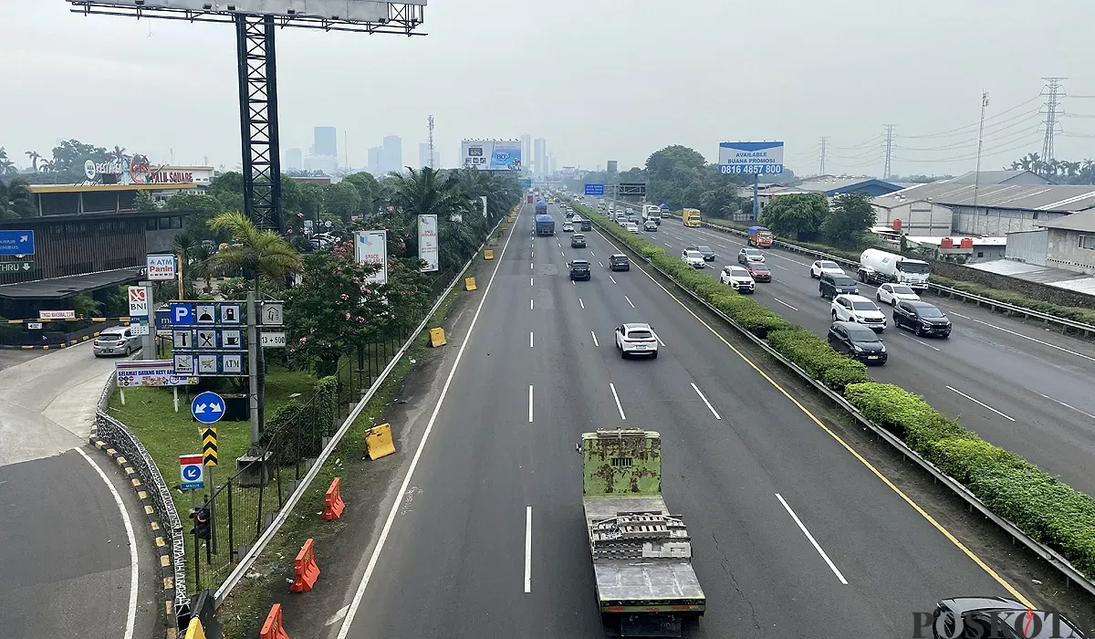 Lalu lintas di ruas jalan Tol Jakarta-Tangerang kembali normal pada Minggu, 29 Juni 2025. (Sumber: POSKOTA | Foto: Primayanti)