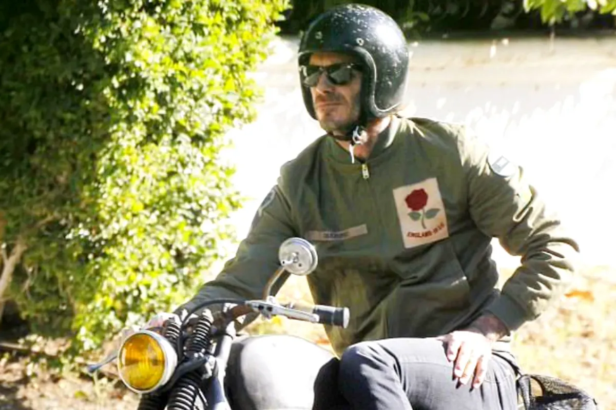 Ilustrasi vintage jaket yang cocok digunakan untuk motoran. (Sumber: Pinterest)