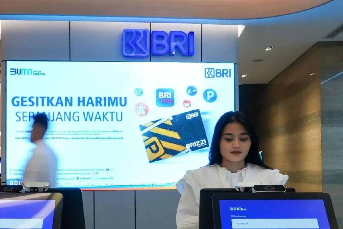 Cicilan dan syarat lengkap KUR BRI 2025 untuk plafon Rp100 juta. (Sumber: BRI)