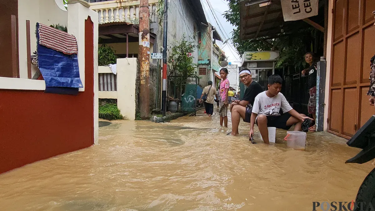 Suasana di permukiman warga Kelurahan Bidara Cina, Jatinegara, Jakarta Timur, Senin, 3 Maret 2025. (Sumber: Poskota/Pandi Ramedhan)