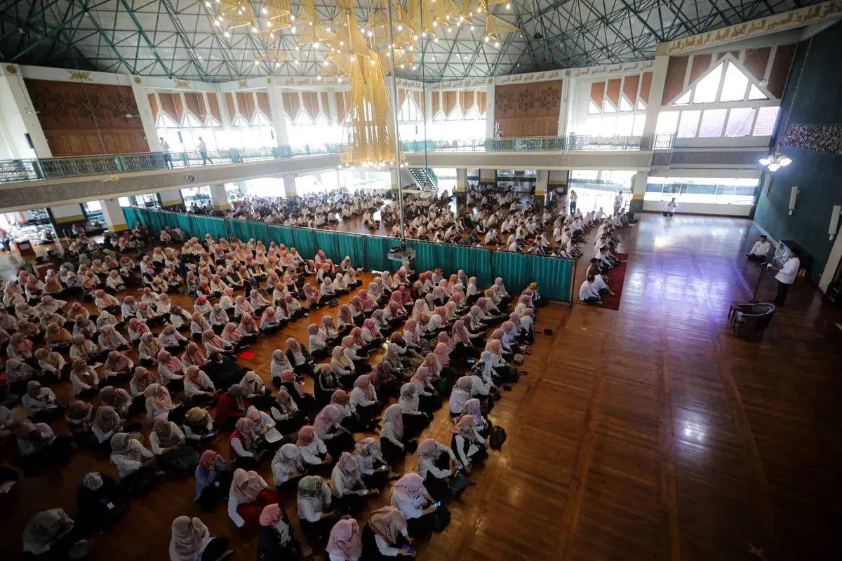 Pembinaan Kerohanian Pemkot Bandung di Masjid Al Ukhuwah, Rabu 5 Maret 2025, diikuti ratusan ASN. (Sumber: Dok. Diskominfo Kota Bandung)