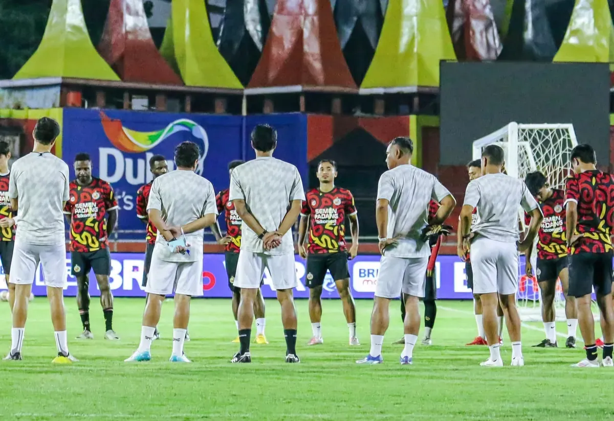 Semen Padang harus kehilangan sejumlah pemain saat menjamu Persib Bandung di BRI Liga 1. (Sumber: Tangkapan layar/Instagram @semenpadangfcid)