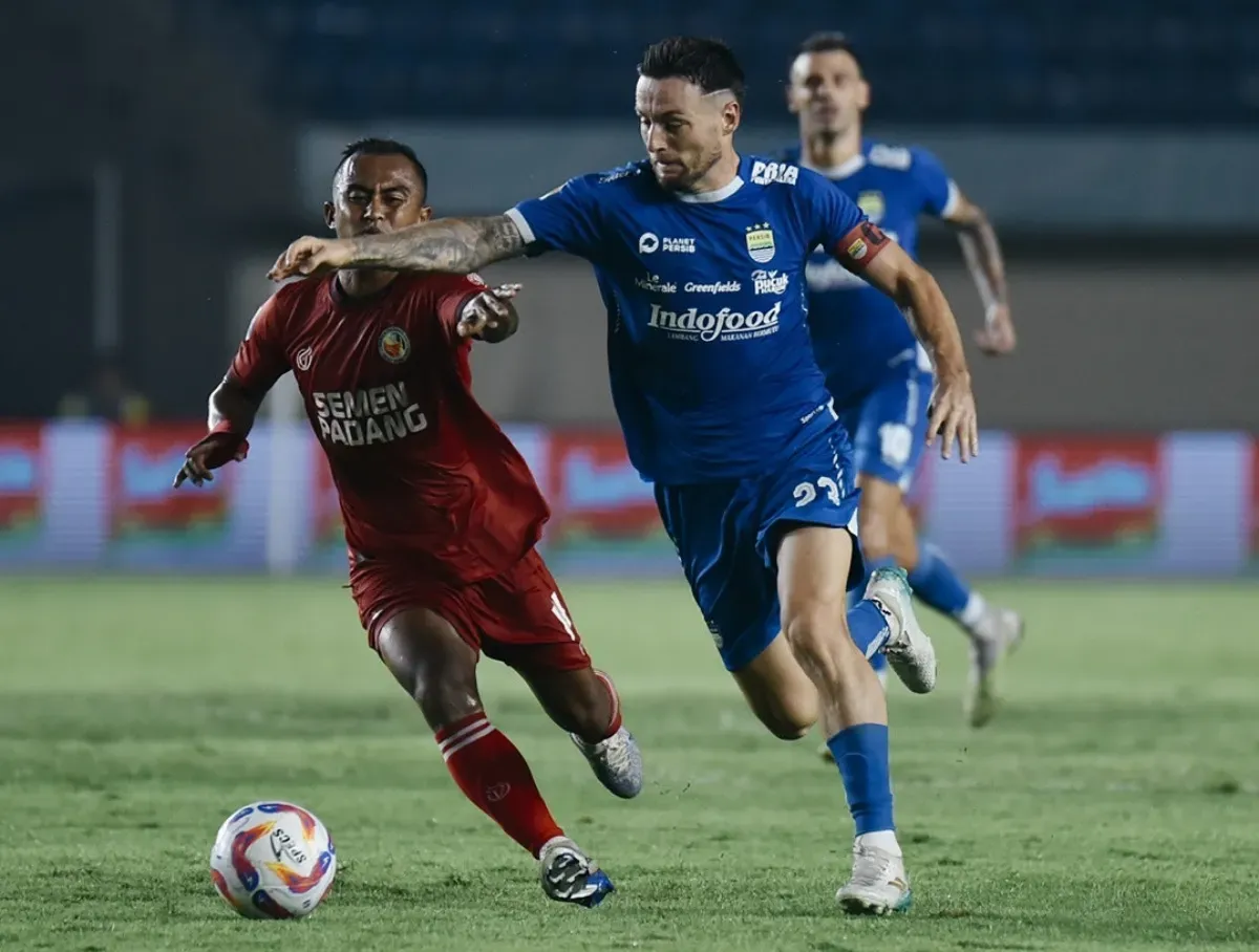 Persib bermain imbang 1-1 dengan Semen Padang, di putaran pertama Liga 1 2024-25. (Foto: Instagram/@persib)