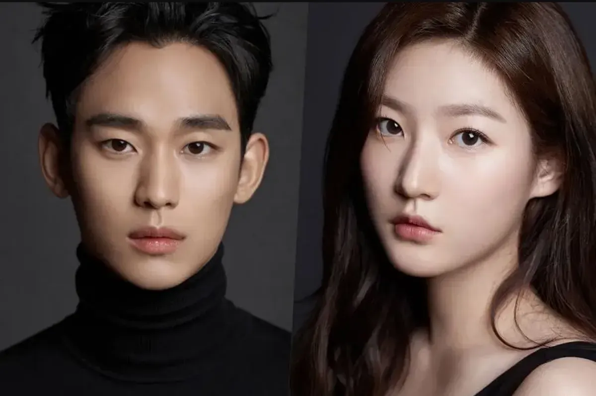 Skandal yang melibatkan Kim Soo Hyun dan mendiang Kim Sae Ron membuat aktor termahal Korea ini terancam bangkrut. (Sumber: Soompi)