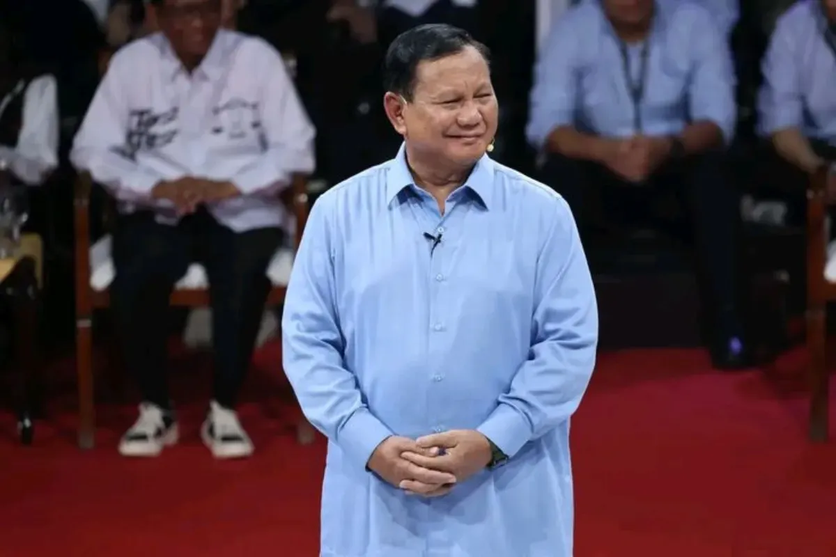 Presiden Prabowo Subianto menandatangani PP Nomor 11 Tahun 2025, memberikan THR dan Gaji ke-13 untuk 9,4 juta aparatur negara. (Sumber: Pinterest)