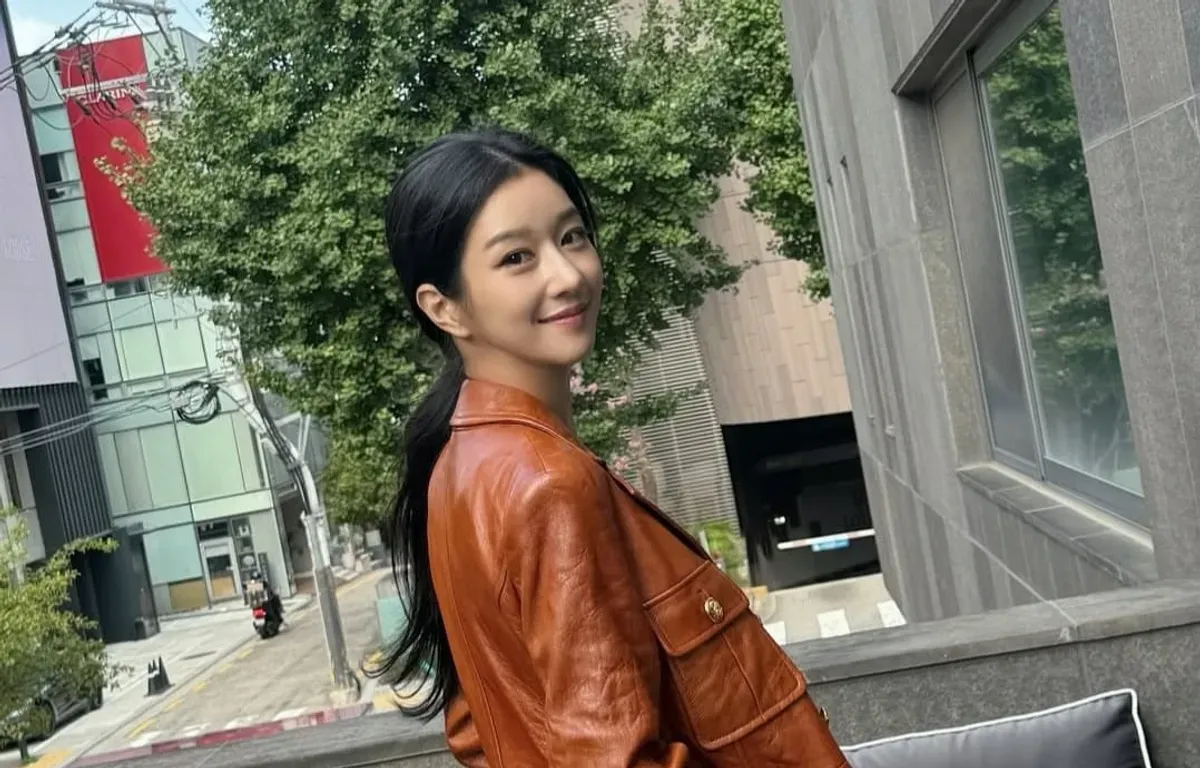 Seo Ye Ji buka suara, Akui frustasi dihubungkan dengan Kim Soo Hyun. (Sumber: Instagram @yeyeji_seo)