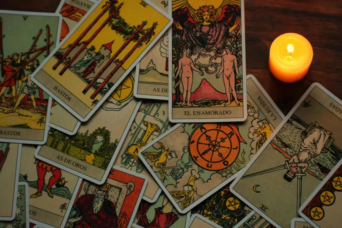 Ramalan Tarot Capricorn, Aquarius, dan Pisces. (Sumber: Pexels/Cecilia Miraldi)