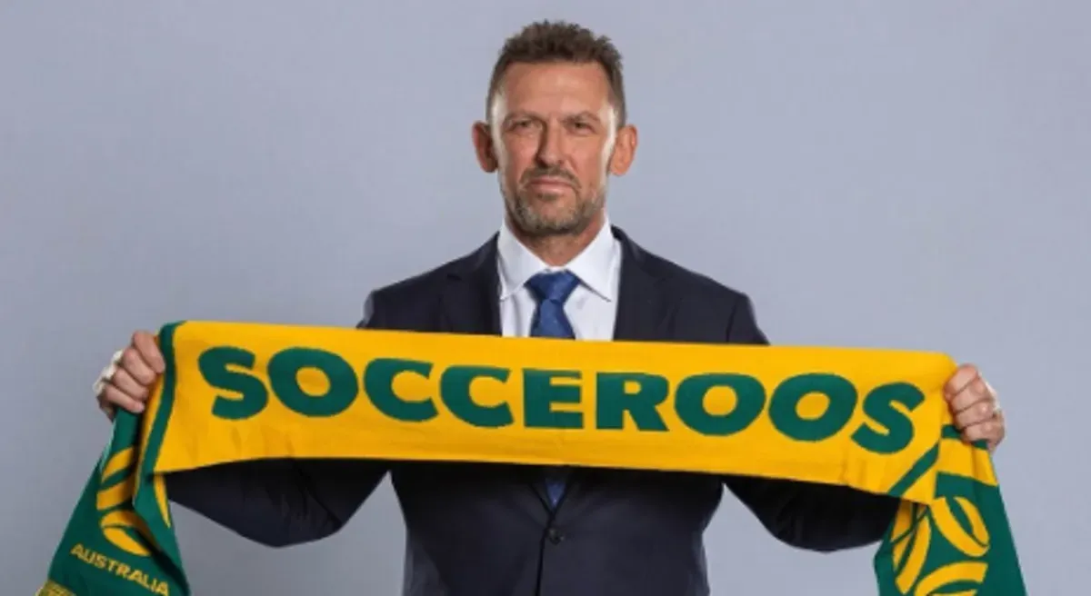 Pelatih Australia, Tony Popovic mendapat kritik tajam jelang hadapi Timnas Indonesia. (Sumber: Instagram/@coachtonypopovic)