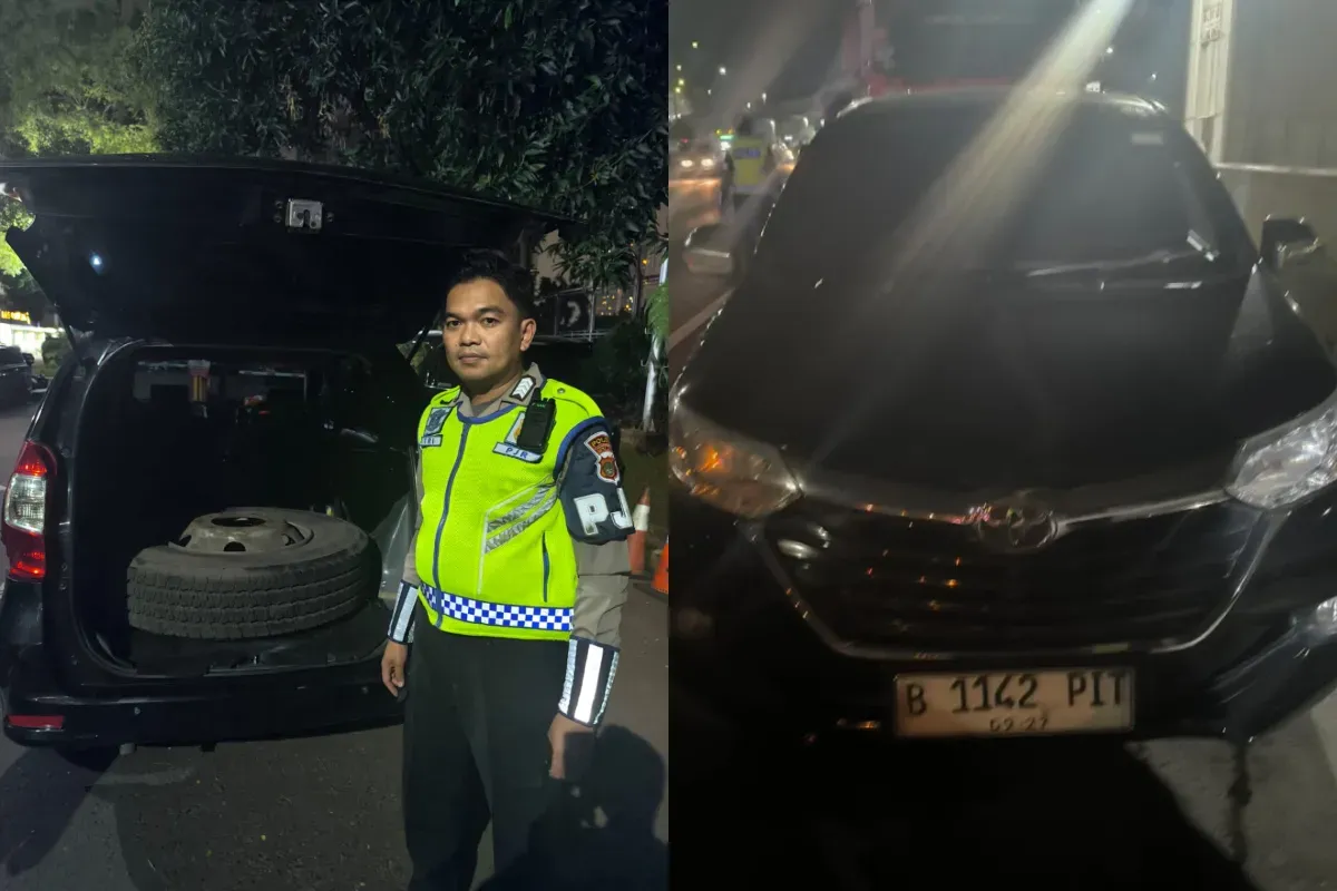  Petugas PJR Polda Metro Jaya saat mengamankan mobil yang dipakai untuk mengangkut ban serep truk curian di Tol Halim. (Sumber: Dok. Humas Polda Metro Jaya)