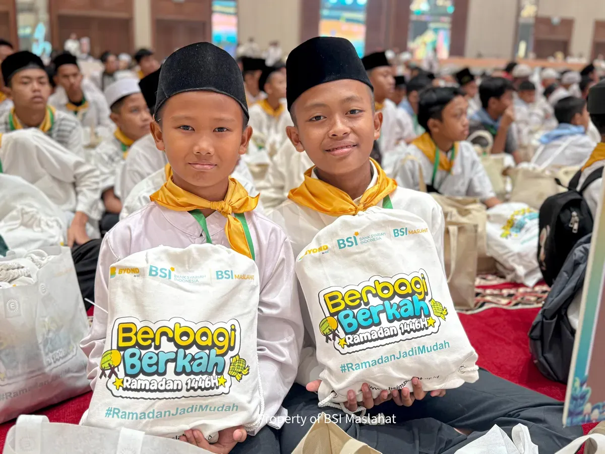 Santunan yang diberikan BSI dan BSI Maslahat kepada 4.444 anak yatim dhuafa pada Ramadan tahun ini. (Sumber: Dok. BSI)