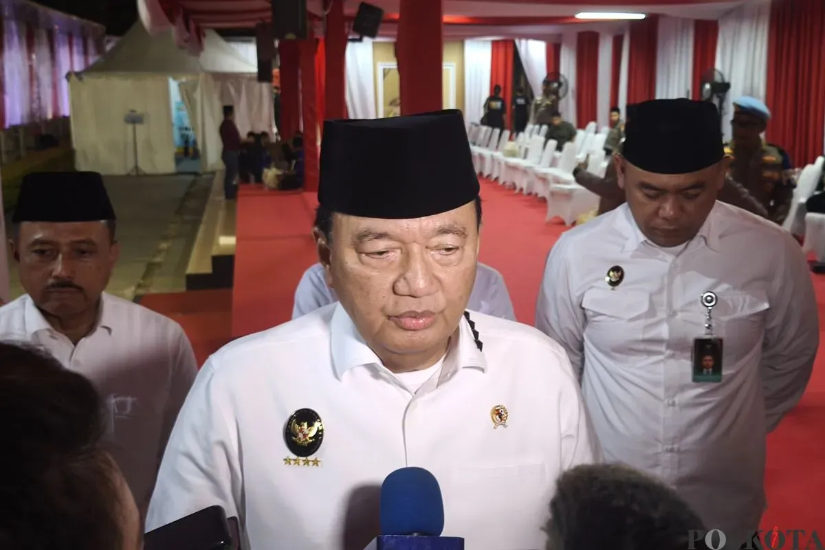 Menteri Koordinator Bidang Politik dan Keamanan (Menko Polkam), Budi Gunawan saat ditemui di Lapangan Mabes Polri, Jakarta Selatan, Senin, 17 Maret 2025. (Sumber: Poskota/Ali Mansur)