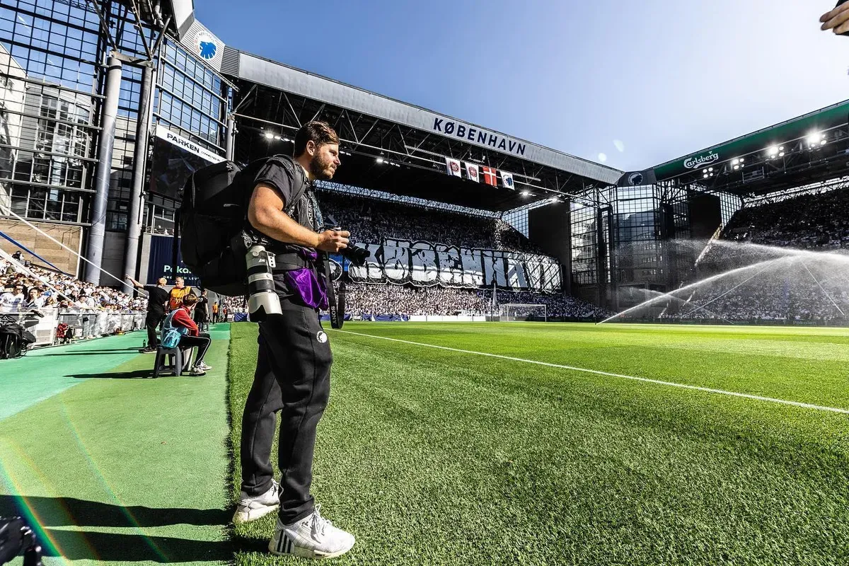 Gaston Szerman, fotografer FC Copenhagen dipekerjakan PSSI untuk mendokumentasikan Timnas Indonesia. (Sumber: Instagram @Gastisz)