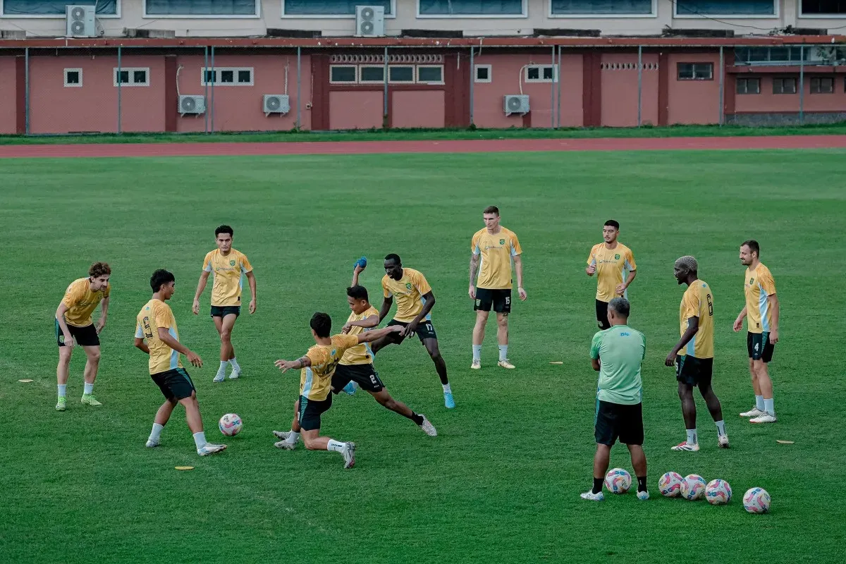 Paul Munster tidak khawatir dengan absennya sejumlah pemain saat Persebaya bertandang ke markas Persija. (Foto: persebaya.id)