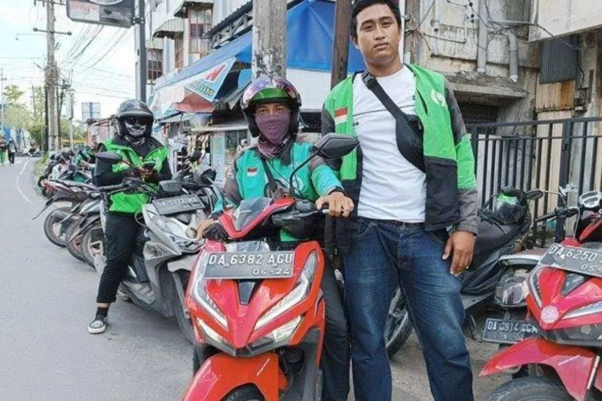 Driiver dan kurir online berhak terima THR Ojol 2025, cair tanggal segini. (Sumber: BPK RI Kalsel)