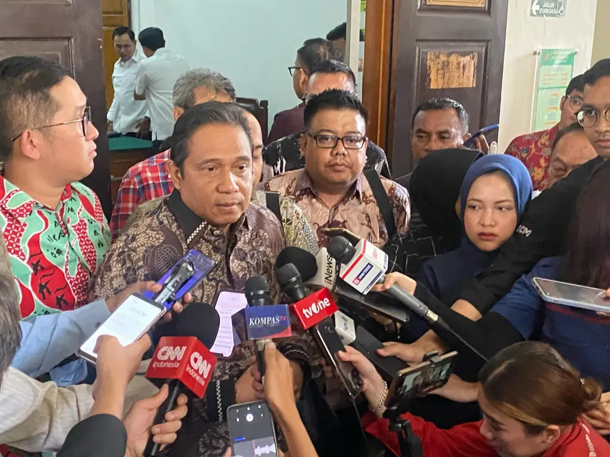 Ian Iskandar, kuasa hukum mantan ketua KPK saat ditemui awak media di Pengadilan Negeri Jakarta Selatan, Rabu, 19 Maret 2025. (Sumber: Poskota/Ali Mansur)