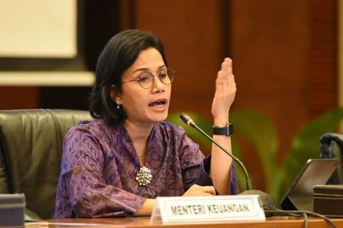 Menteri Keuangan Sri Mulyani Indrawati saat konferensi pers menegaskan pentingnya BUMN menjaga kepercayaan publik. (Sumber: Pinterest)