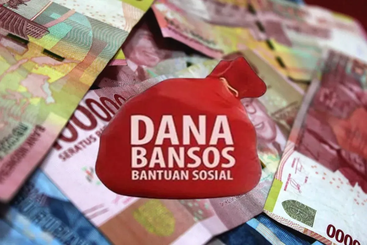 Bukan THR, bantuan susulan cair untuk penerima bansos PKH dan BPNT. (Sumber: Poskota/Arip Apandi)