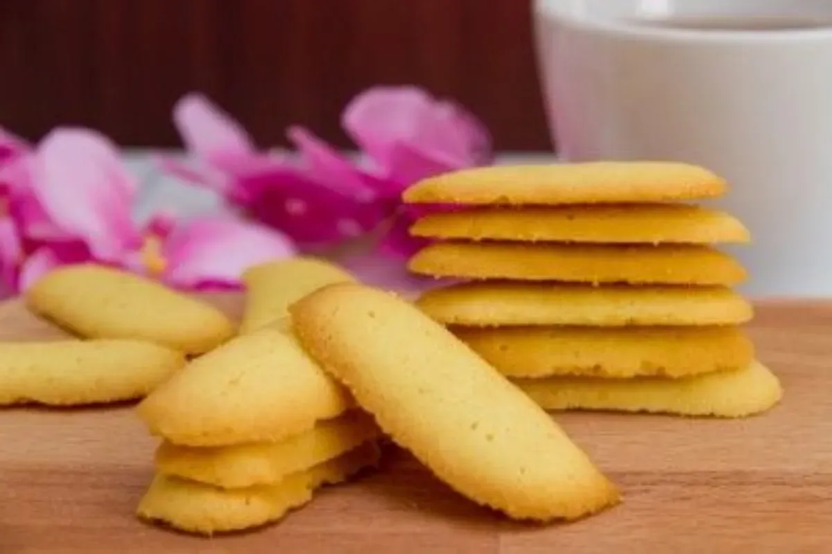 Resep dan Cara Buat Kue Lidah Kucing Renyah. (Sumber: Pinterest/Supertoinette)