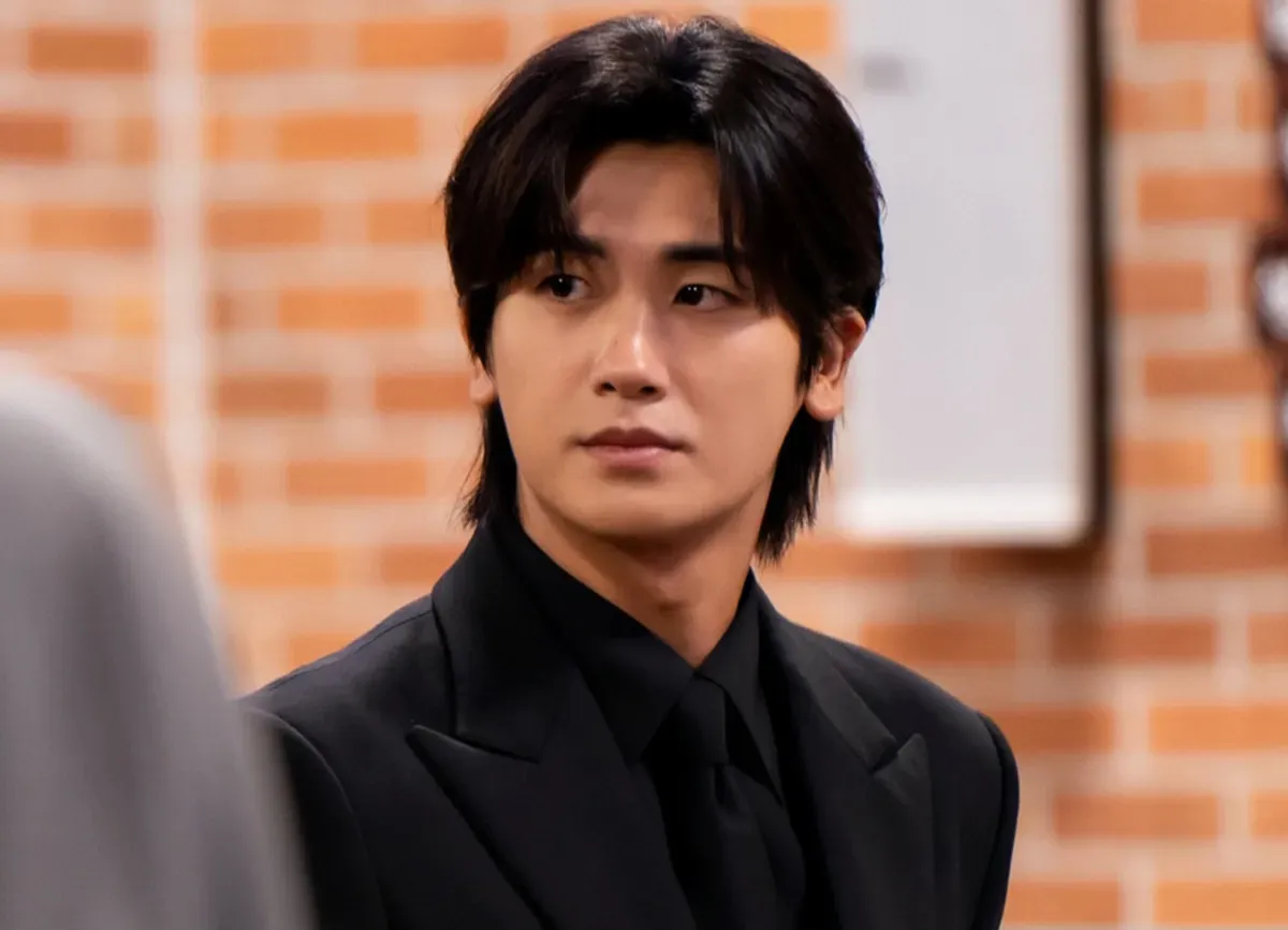 Park Hyung Sik jadi aktor bayaran termahal di Korea Selatan. (Sumber: Instagram/@sbsdrama_official)