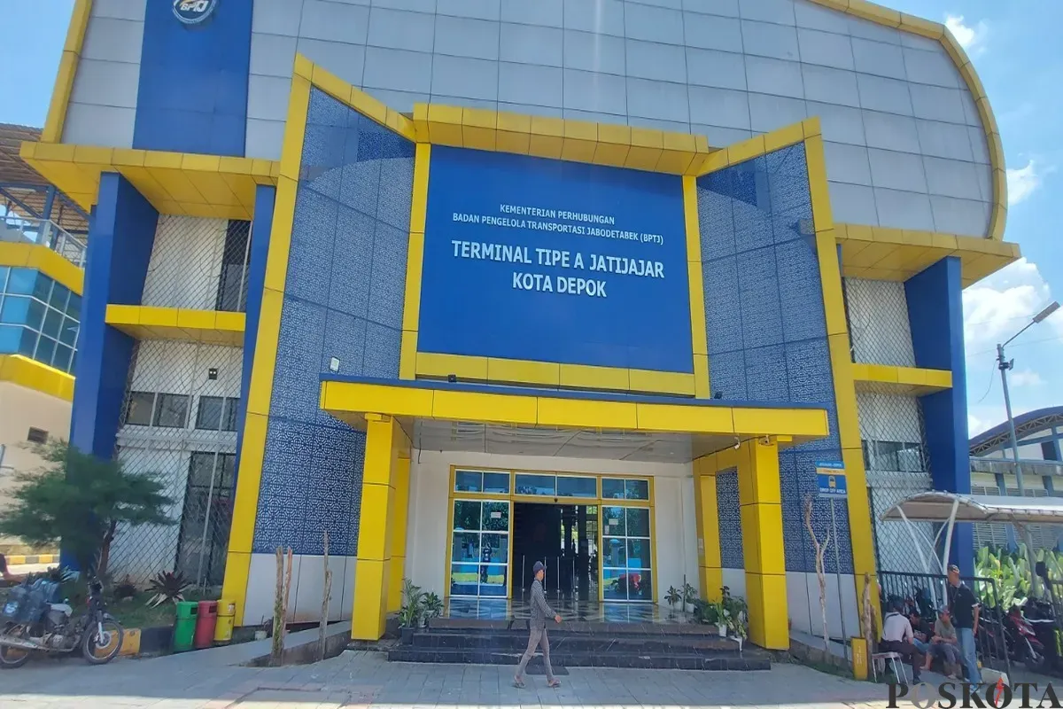 Situasi Terminal Tipe A Jatijajar Kota Depok, belum terlihat aktivitas pemudik yang akan pulang ke kampung halaman. (Sumber: Poskota/Angga Pahlevi)