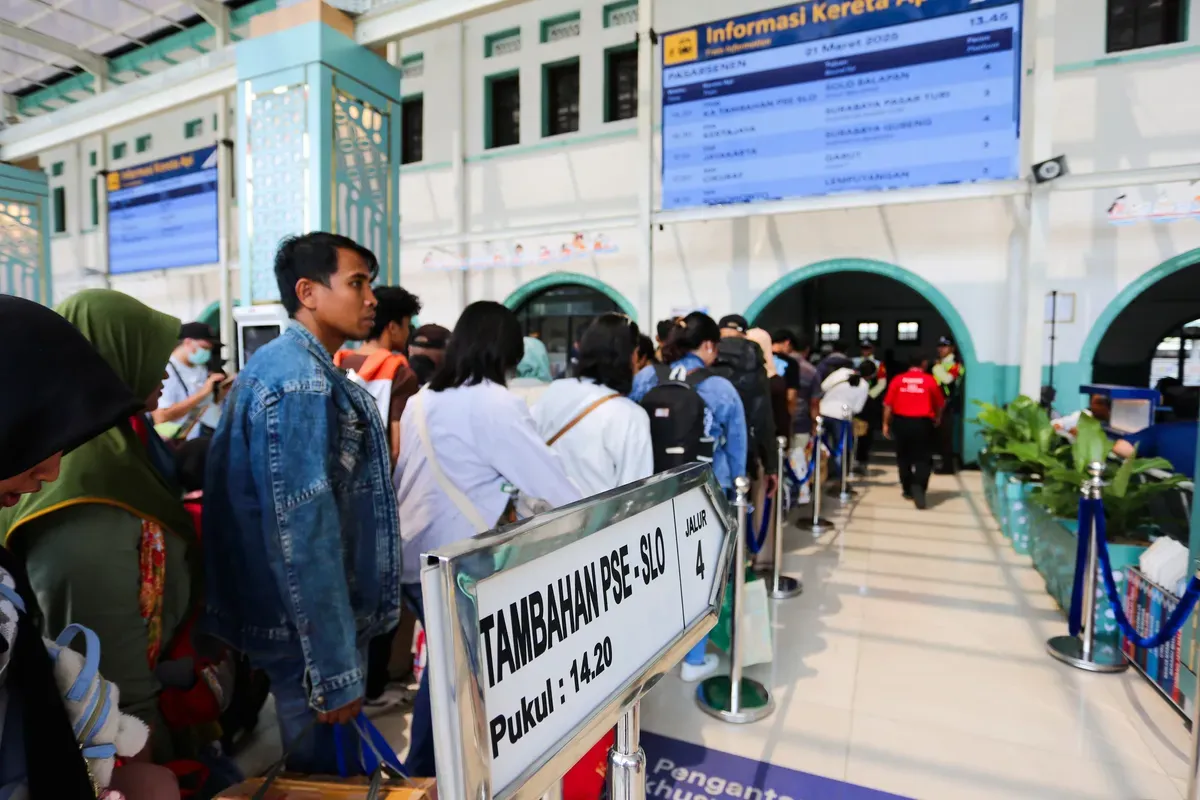 Suasana di Stasiun Pasar Senen jelang musim mudik libur lebaran 2025. (Sumber: Dok. KAI Daop 1 Jakarta)