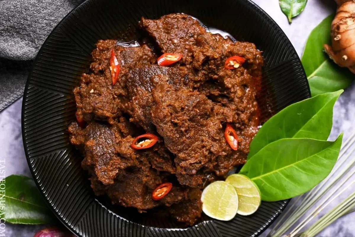 Hidangan rendang daging sapi spesial. (Sumber: Pinterest/Annati Amega Shafira)