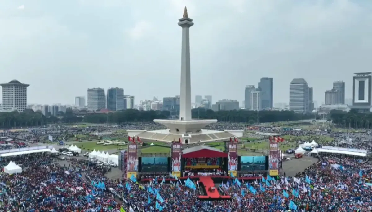 Tugu Monas tutup sementara 1 Mei 2025 untuk peringatan May Day. Cek jam operasional kawasan Monas dan rute alternatif antisipasi macet akibat aksi buruh. (Sumber: X/@TMCPoldaMetro)