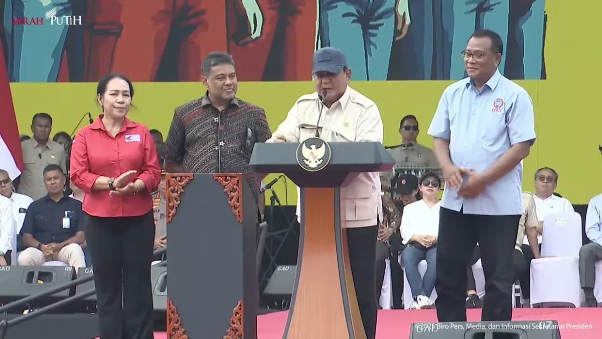 Presiden Prabowo Subianto tampil menyampaikan orasi politik dalam peringatan Hari Buruh Internasional (May Day) 2025. (Sumber: YouTube/ Sekretariat Presiden)
