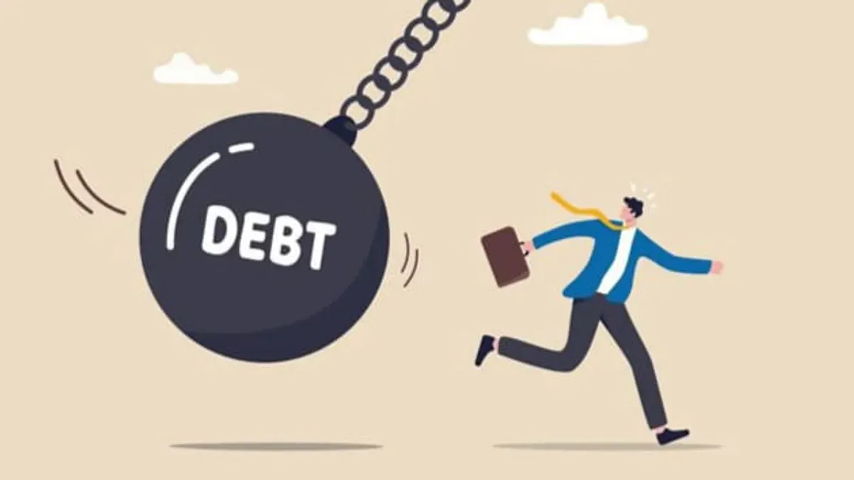 Ilustrasi kecemasan akibat ancaman debt collector pinjol yang mengaku akan datang ke rumah saat terlambat bayar. (Sumber: Pinterest)