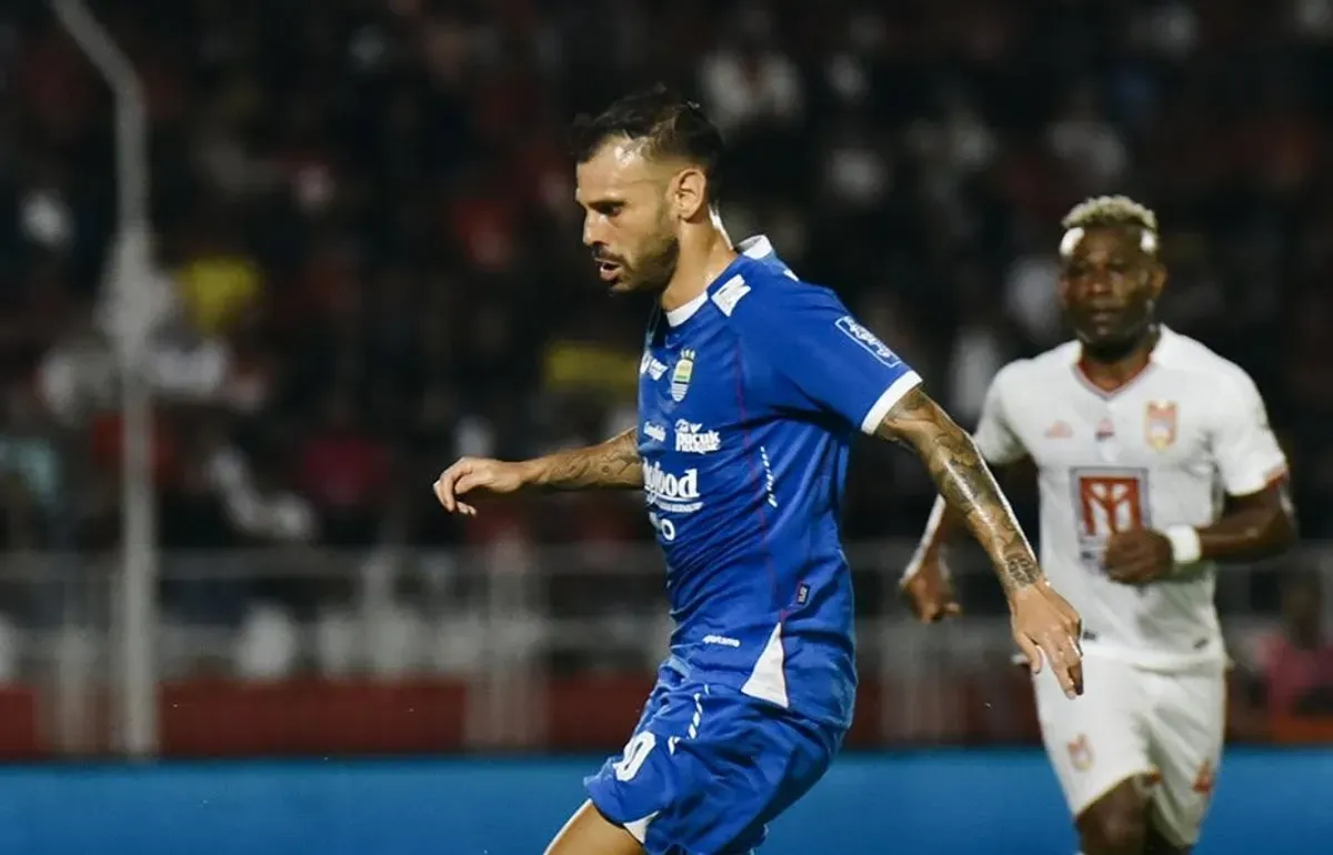 Persib Bandung harus menunda kepastian juara Liga 1 usai kalah dari Malut United. (Sumber: Instagram/@persib)