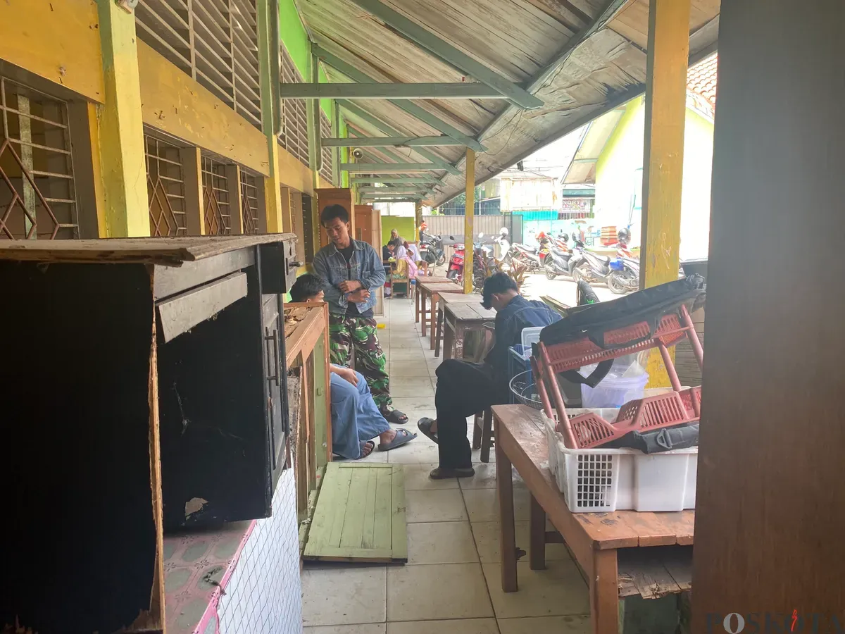 Suasana SMK PGRI 24 Jakarta di gedung baru, Tegal Alur, Cengkareng, Jakarta Barat pada Jumat, 2 Mei 2025 cukup memprihatinkan. (Sumber: Poskota/Primayanti Juli Kumala Manalu)