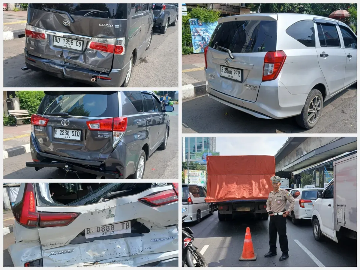 Truk rem blong di Flyover Slipi tabrak 4 mobil, sebabkan kecelakaan beruntun dan kemacetan arah Tomang. (Sumber: Dok TMC Polda Metro Jaya)