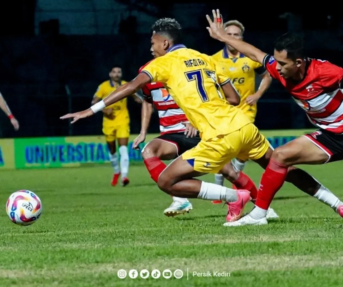 Persib Bandung bisa kunci juara Liga 1 lebih cepat jika Persik Kediri mampu menahan atau mengalahkan Persebaya di pekan 31. Duel ini jadi penentu nasib Maung Bandung! (Sumber: Capture Instagram Persik Kediri Official)